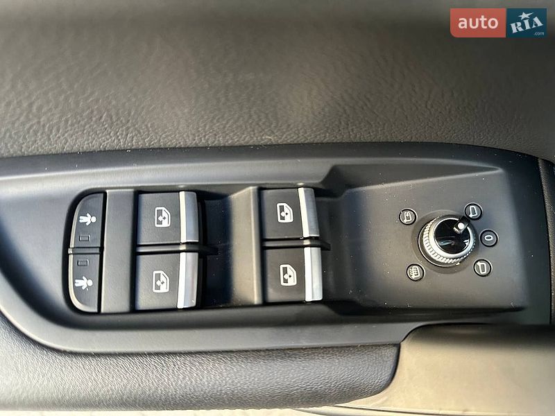 Внедорожник / Кроссовер Audi Q5 2020 в Киеве