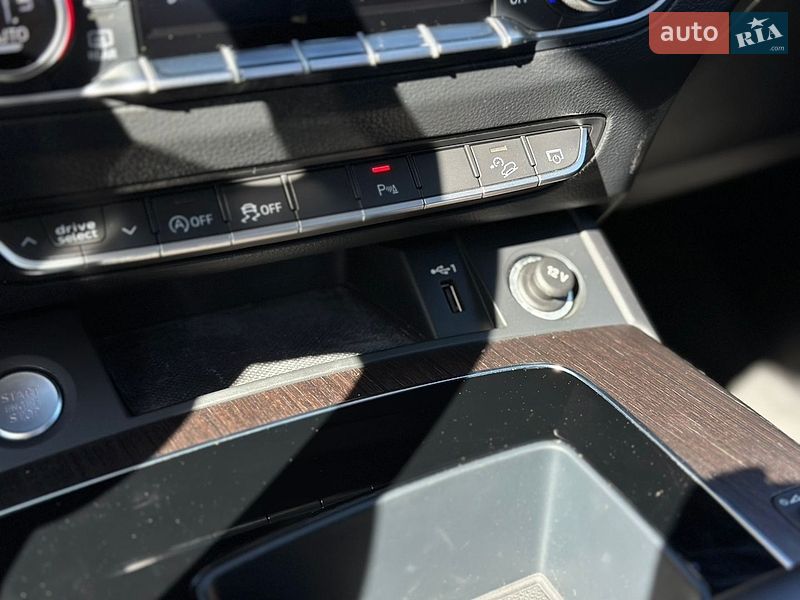 Внедорожник / Кроссовер Audi Q5 2022 в Самборе