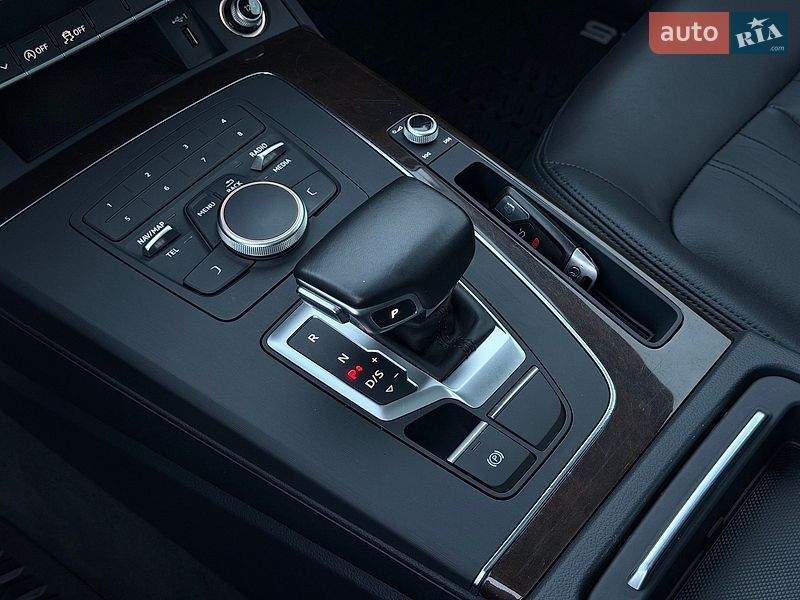 Внедорожник / Кроссовер Audi Q5 2019 в Тернополе
