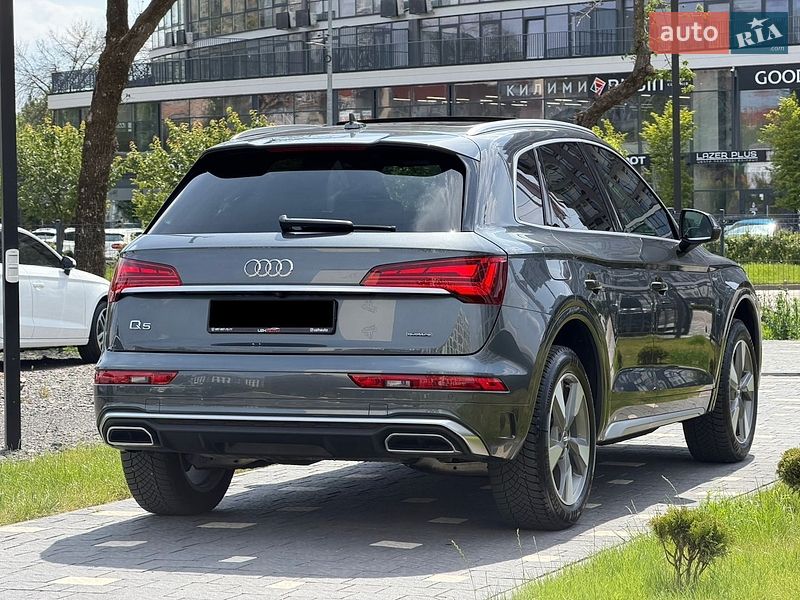 Внедорожник / Кроссовер Audi Q5 2020 в Ужгороде