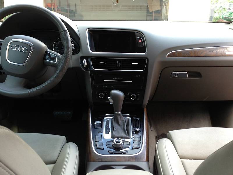 Внедорожник / Кроссовер Audi Q5 2010 в Тячеве