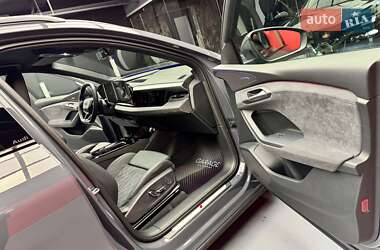 Внедорожник / Кроссовер Audi Q6 e-tron 2024 в 