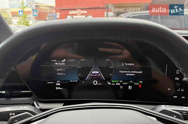Позашляховик / Кросовер Audi Q6 e-tron 2024 в 
