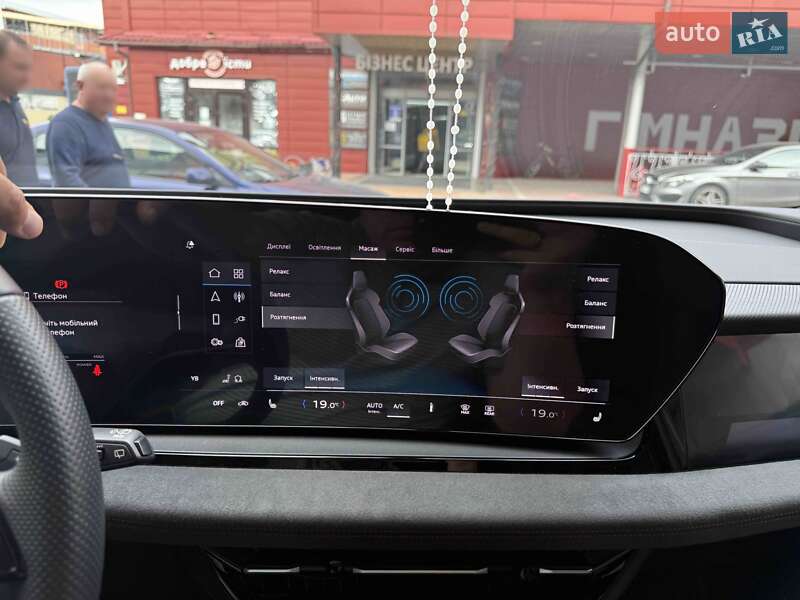 Внедорожник / Кроссовер Audi Q6 e-tron 2024 в Львове