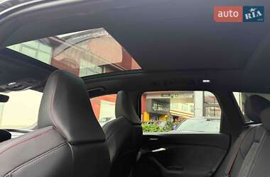 Позашляховик / Кросовер Audi Q6 e-tron 2024 в 