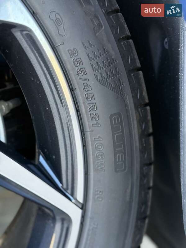 Позашляховик / Кросовер Audi Q6 e-tron 2024 в Хмельницькому