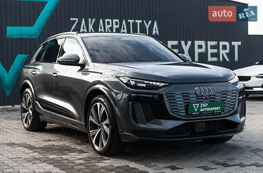 Позашляховик / Кросовер Audi Q6 e-tron 2024 в 