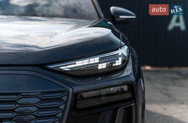 Позашляховик / Кросовер Audi Q6 e-tron 2024 в 