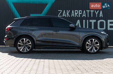 Позашляховик / Кросовер Audi Q6 e-tron 2024 в 