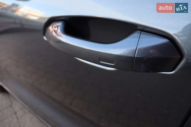 Позашляховик / Кросовер Audi Q6 e-tron 2024 в Львові