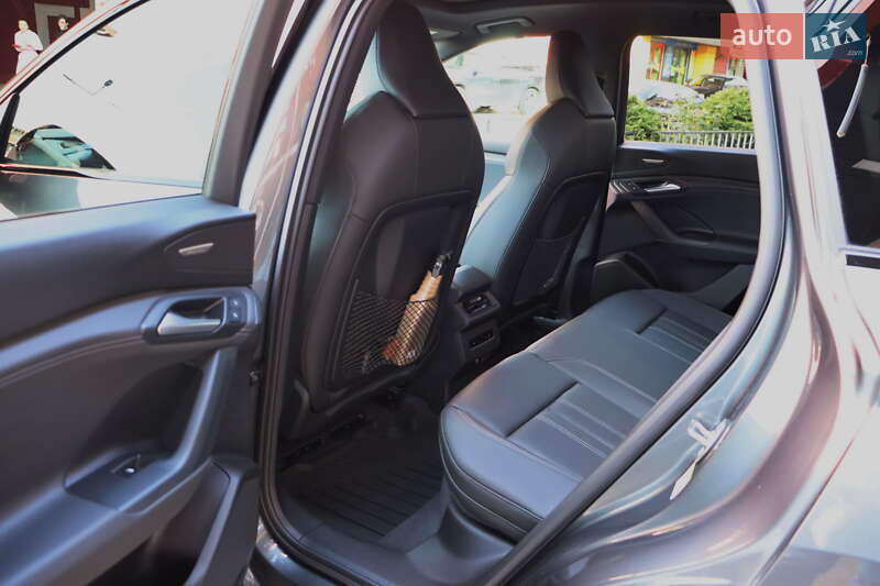 Позашляховик / Кросовер Audi Q6 e-tron 2024 в Львові