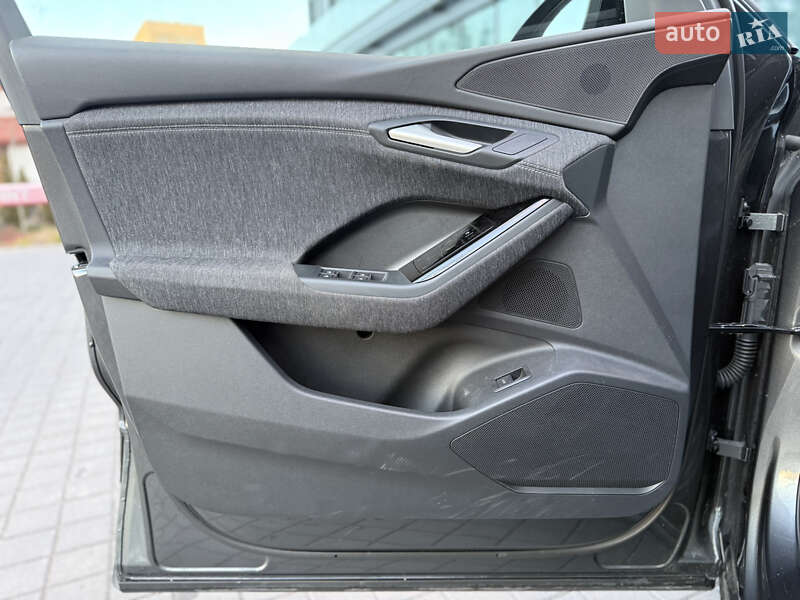 Внедорожник / Кроссовер Audi Q6 e-tron 2024 в Львове