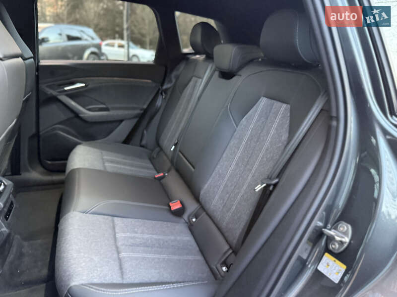 Внедорожник / Кроссовер Audi Q6 e-tron 2024 в Львове