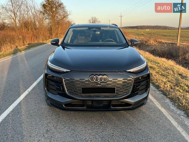 Внедорожник / Кроссовер Audi Q6 e-tron 2025 в Львове