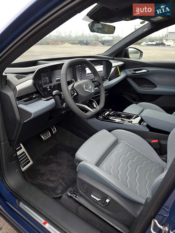 Внедорожник / Кроссовер Audi Q6L e-tron 2025 в Киеве