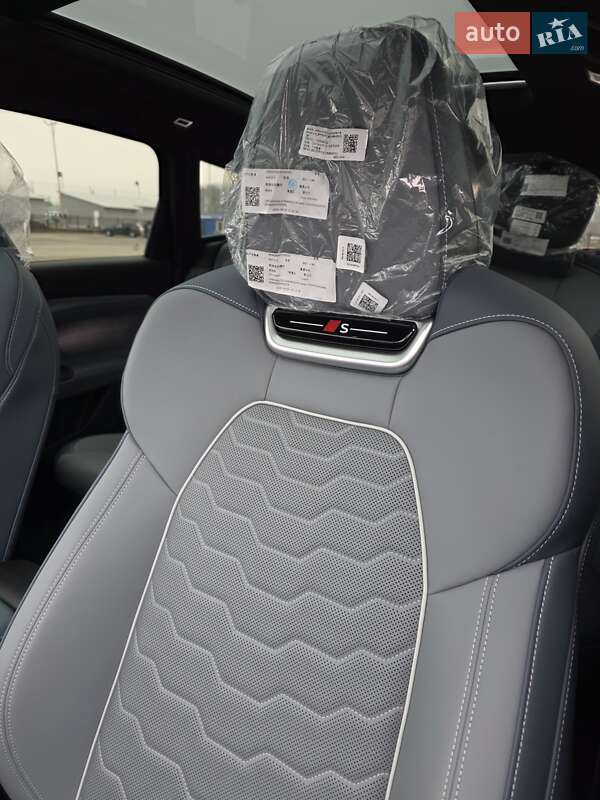 Внедорожник / Кроссовер Audi Q6L e-tron 2025 в Киеве