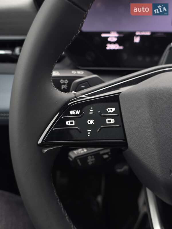 Внедорожник / Кроссовер Audi Q6L e-tron 2025 в Киеве