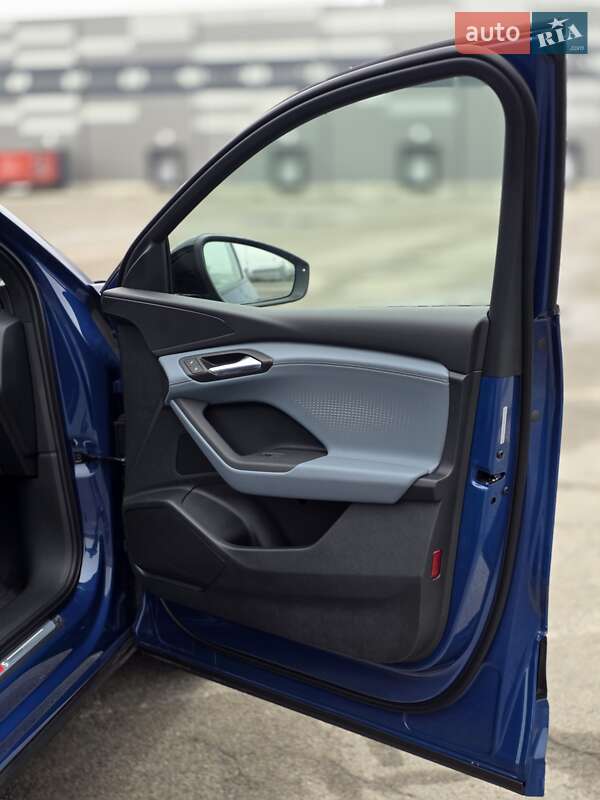 Внедорожник / Кроссовер Audi Q6L e-tron 2025 в Киеве