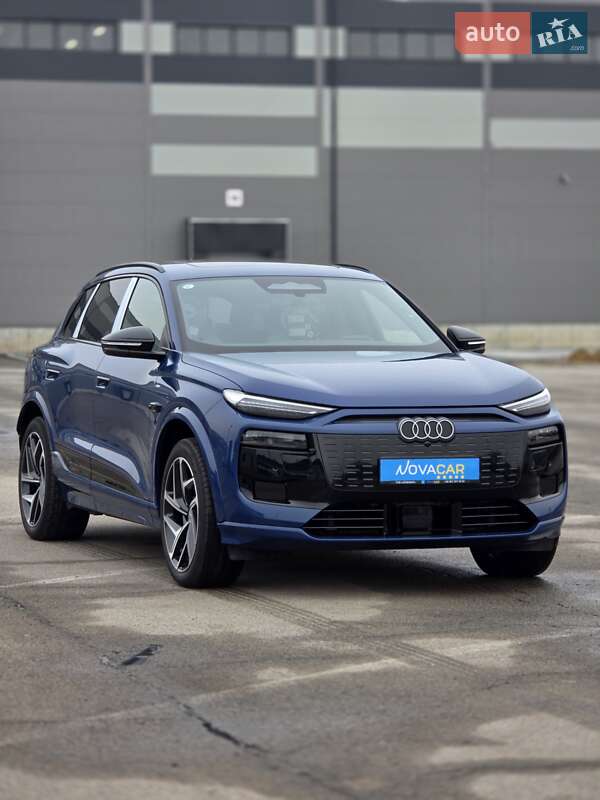 Внедорожник / Кроссовер Audi Q6L e-tron 2025 в Киеве