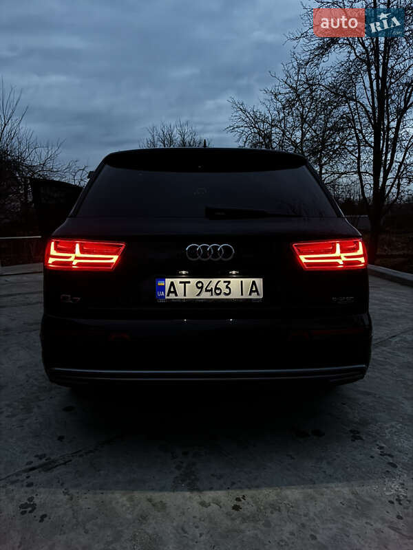 Позашляховик / Кросовер Audi Q7 e-tron 2017 в Івано-Франківську