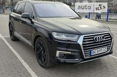 Позашляховик / Кросовер Audi Q7 e-tron 2016 в Червонограді