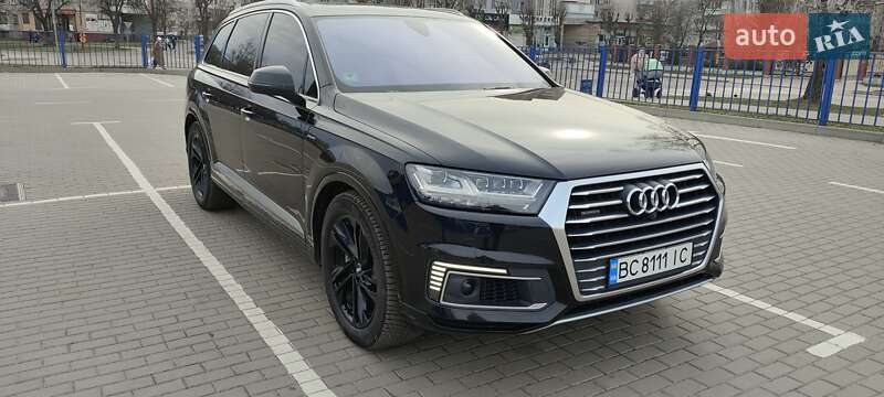 Позашляховик / Кросовер Audi Q7 e-tron 2016 в Шептицькому