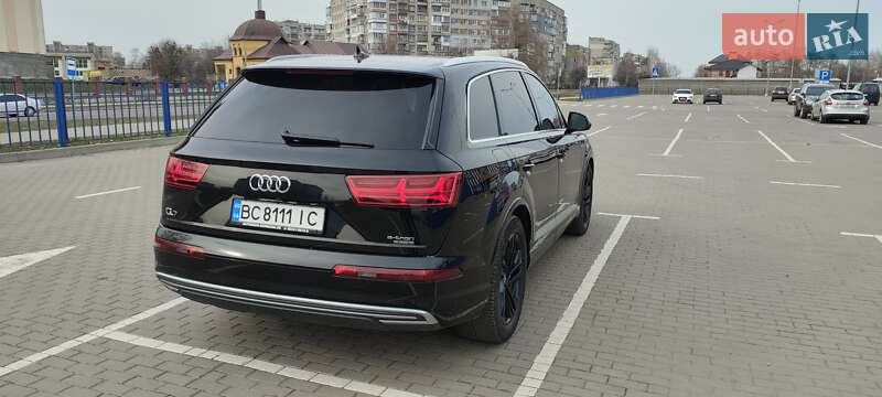 Позашляховик / Кросовер Audi Q7 e-tron 2016 в Шептицькому