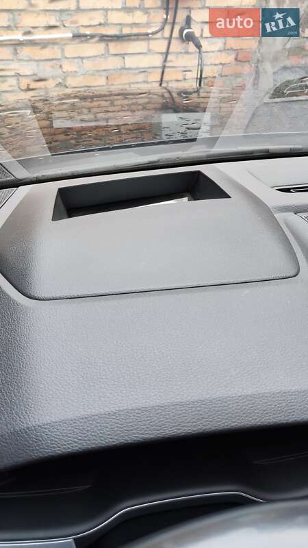 Позашляховик / Кросовер Audi Q7 e-tron 2016 в Шептицькому