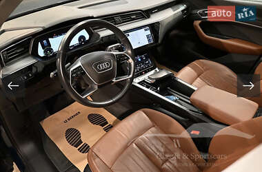 Внедорожник / Кроссовер Audi Q7 e-tron 2019 в 