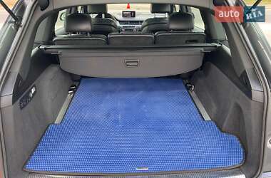 Минивэн Audi Q7 e-tron 2016 в 