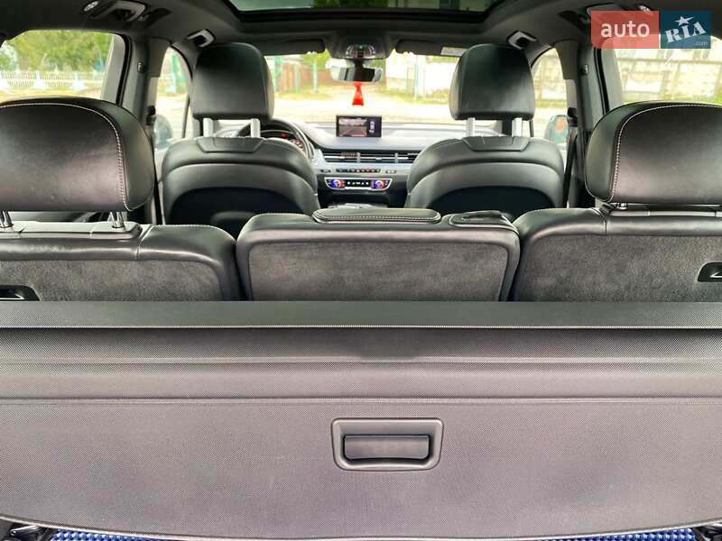 Минивэн Audi Q7 e-tron 2016 в Радехове