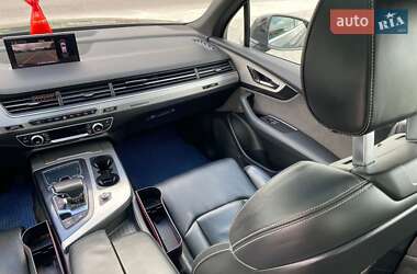 Минивэн Audi Q7 e-tron 2016 в 