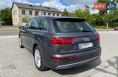 Минивэн Audi Q7 e-tron 2016 в 