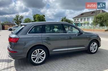Минивэн Audi Q7 e-tron 2016 в 