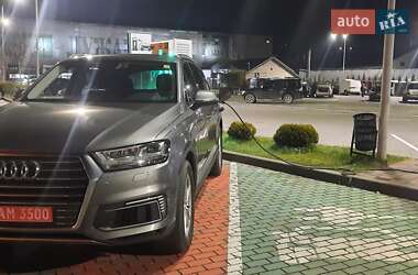 Внедорожник / Кроссовер Audi Q7 e-tron 2016 в Ужгороде