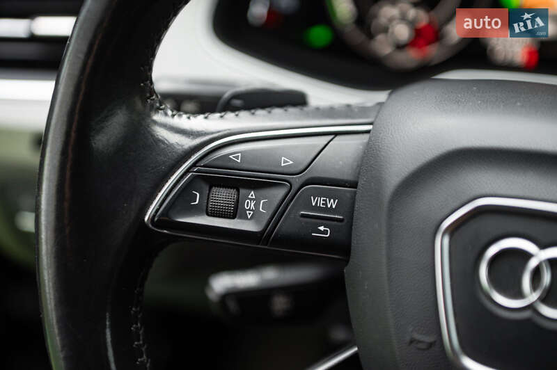 Позашляховик / Кросовер Audi Q7 e-tron 2016 в Одесі