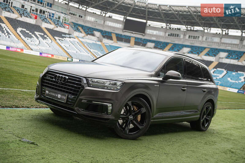Позашляховик / Кросовер Audi Q7 e-tron 2016 в Одесі