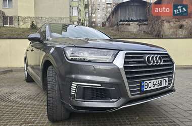 Внедорожник / Кроссовер Audi Q7 e-tron 2018 в 