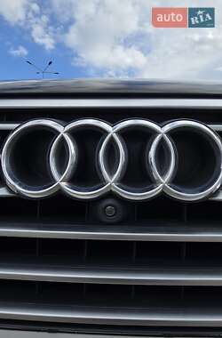 Позашляховик / Кросовер Audi Q7 e-tron 2016 в 