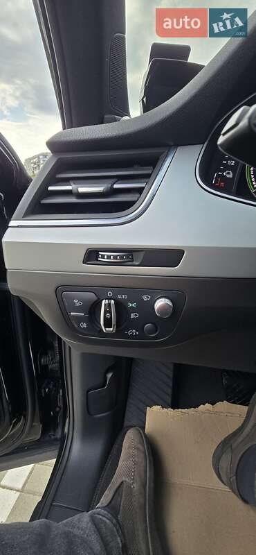 Позашляховик / Кросовер Audi Q7 e-tron 2016 в Шептицькому