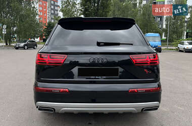 Внедорожник / Кроссовер Audi Q7 e-tron 2016 в 