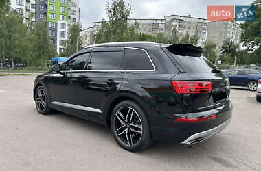 Внедорожник / Кроссовер Audi Q7 e-tron 2016 в 