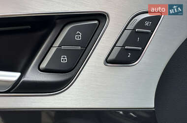 Внедорожник / Кроссовер Audi Q7 e-tron 2016 в 