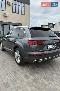 Внедорожник / Кроссовер Audi Q7 e-tron 2017 в 