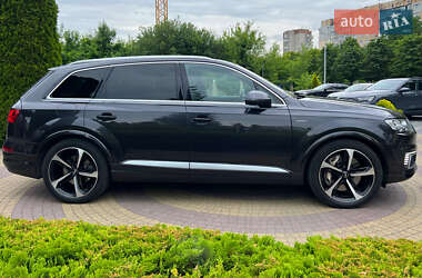 Внедорожник / Кроссовер Audi Q7 e-tron 2018 в 
