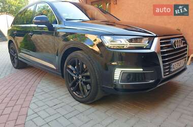 Позашляховик / Кросовер Audi Q7 e-tron 2016 в 