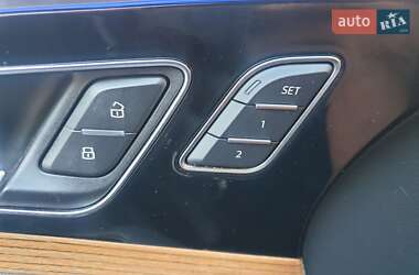 Позашляховик / Кросовер Audi Q7 e-tron 2016 в 