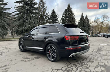 Внедорожник / Кроссовер Audi Q7 e-tron 2016 в 