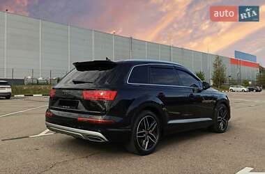 Внедорожник / Кроссовер Audi Q7 e-tron 2016 в 