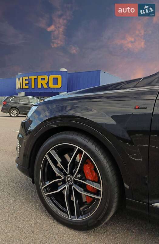 Позашляховик / Кросовер Audi Q7 e-tron 2016 в Рівному